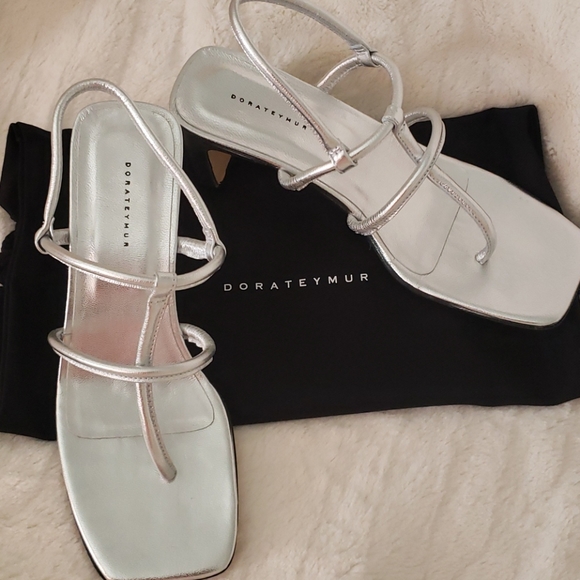 Dorateymur thong sandal - Picture 4 of 5